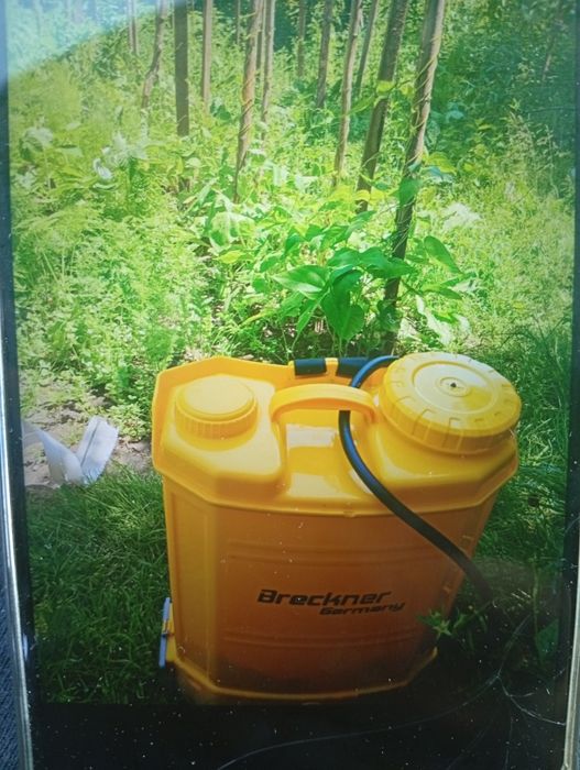 Pompa de stropit cu acumulatori.16 Litri