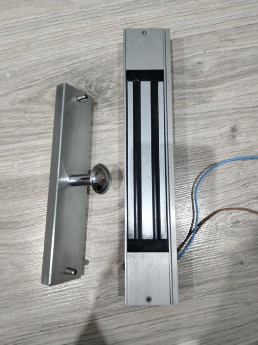 Электромагнитный замок