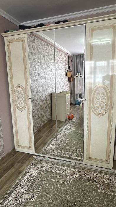 Продам спальный гарнитур