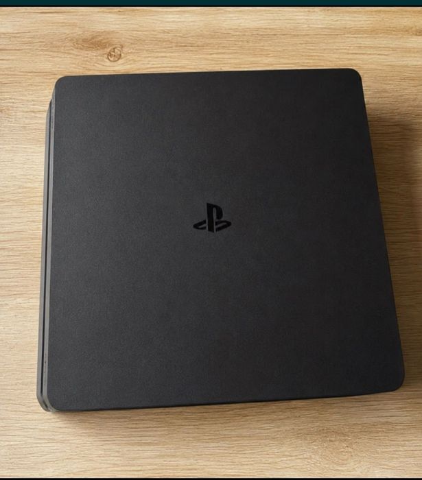 Playstation 4 slim