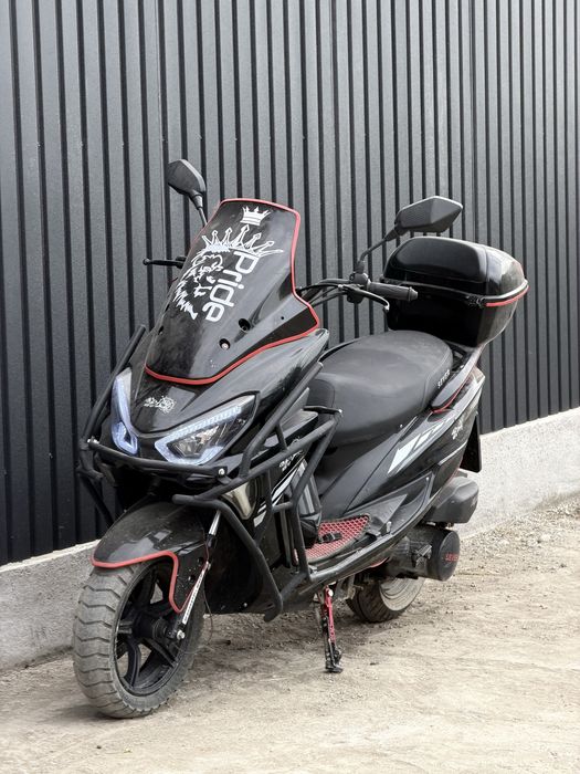 Продам 180 куб Макси мопед