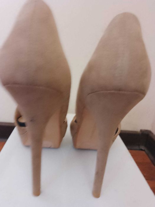 Pantofi cu toc ZARA, marimea 38!