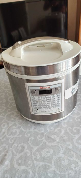 Мултикукър Saturn ST-MC9209 5L/42 програми