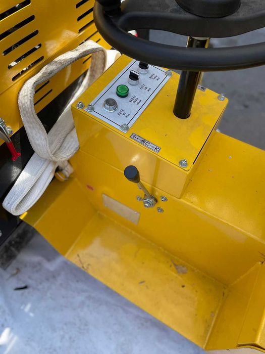 Каток вибрационный 1500кг