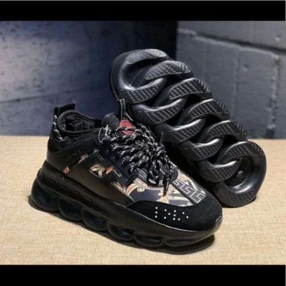 Încălțăminte Versace