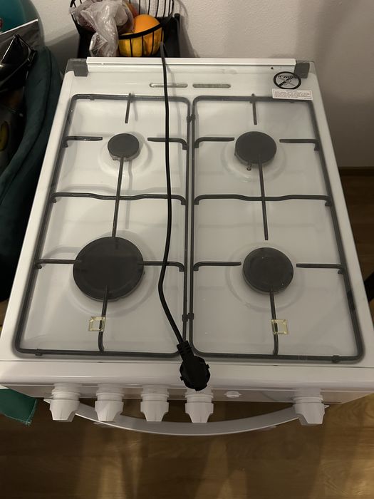 Aragaz Zanussi cu aprinde electrica