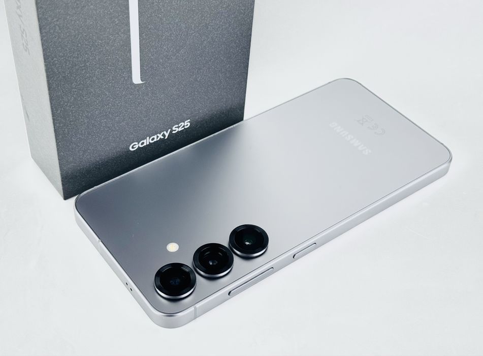 КАТО НОВ! Samsung Galaxy S25 5G 256GB 12RAM Silver Shadow Гаранция!