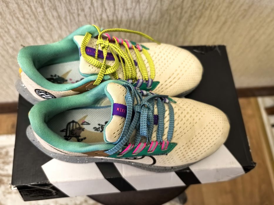 Продам кроссовки на мальчика 37.5р