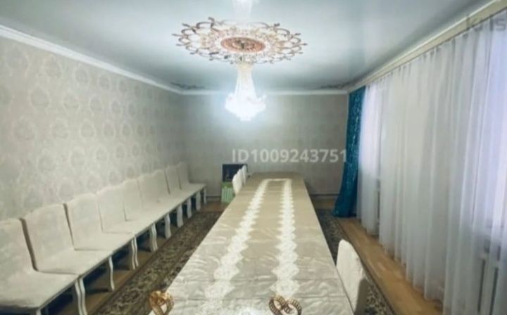 Стол продается 10стулья