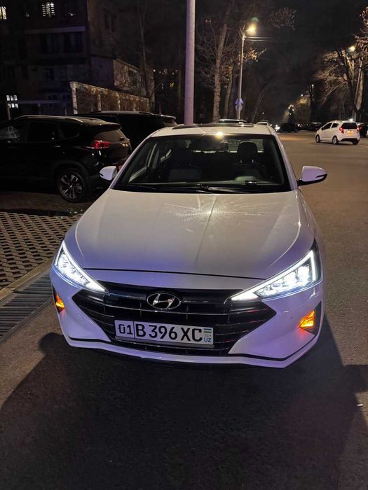 Hyundai Elantra 2020 Full
