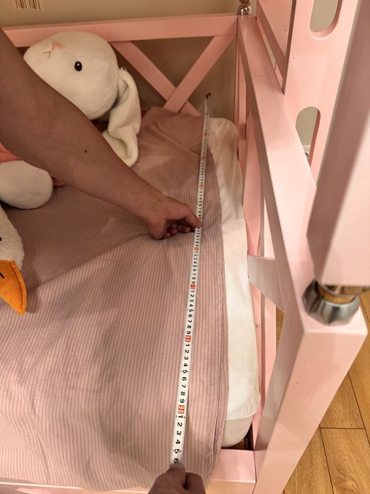 Двухярусный кровать розовый