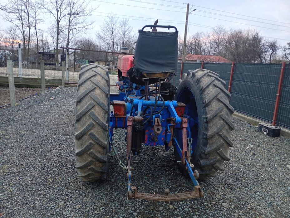 Vând tractor u650 cabina trapez preț 16.500