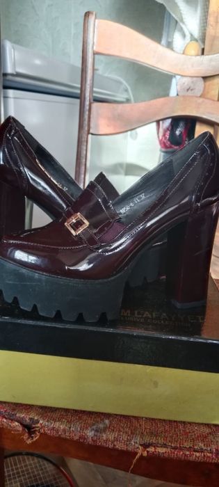 Продам женскую обувь