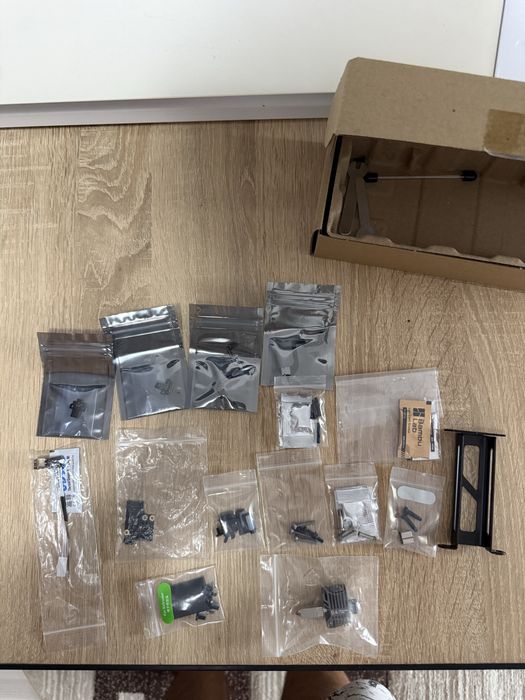 Imprimanta 3D Bambu Lab P1S + AMS + Accesorii + 5 role filament - 451 ore functionare