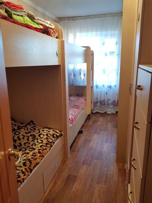 На подселение парней