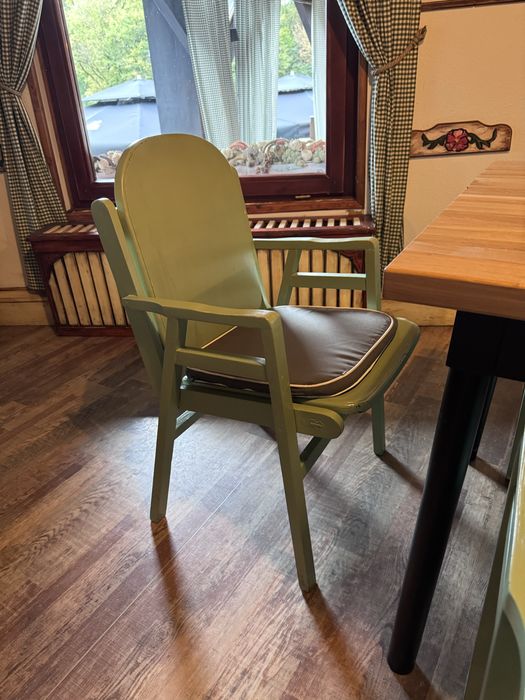 Vand scaune din lemn de fag pentru restaurant ,cafenea etc.