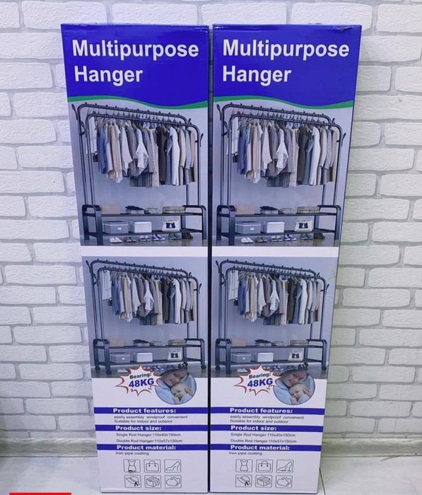 Вешалка с колесами