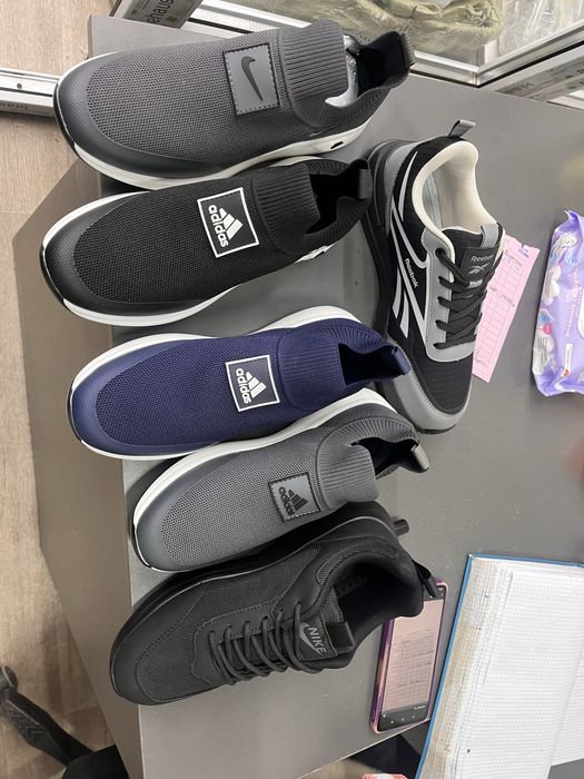 Ожежды и обувь скидки.