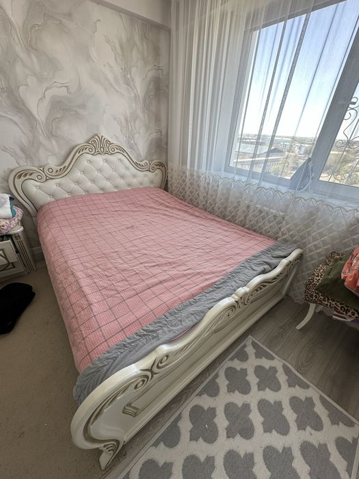 Спальный кровать