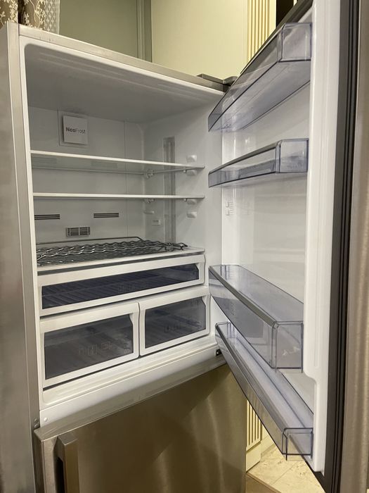 Продам классный холодильник