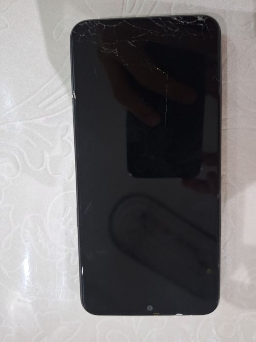 Samsung a10 S sotiladi