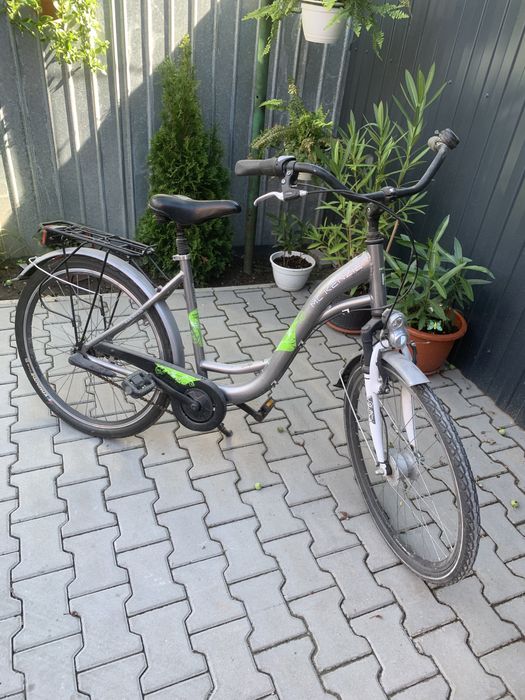 Vînd bicicletā MC KENZIE