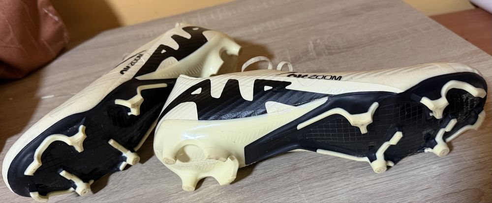 Crampoane Nike Mercurial