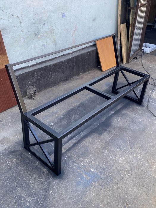 скамейки без спинок и со спинками