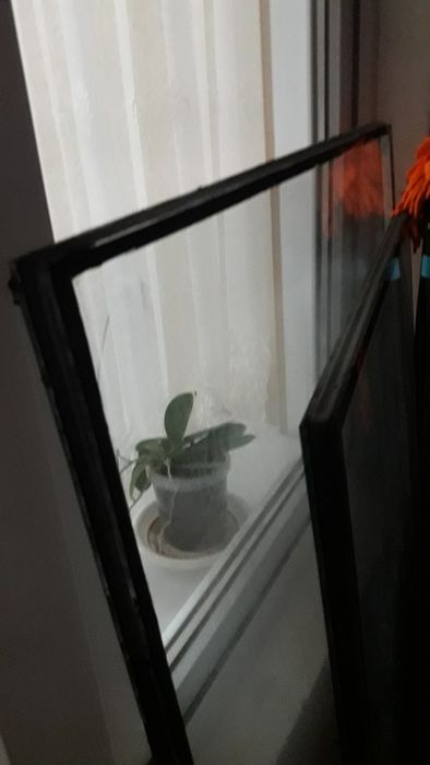Стекло от пластикового окна