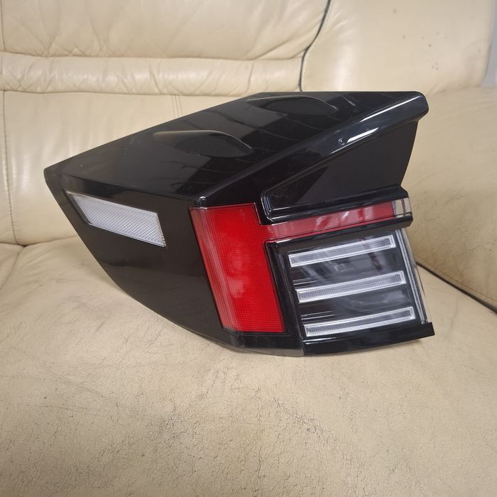 Продам задний фонарь