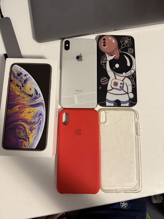 iPhone XS Max silver 64GB iOS 15