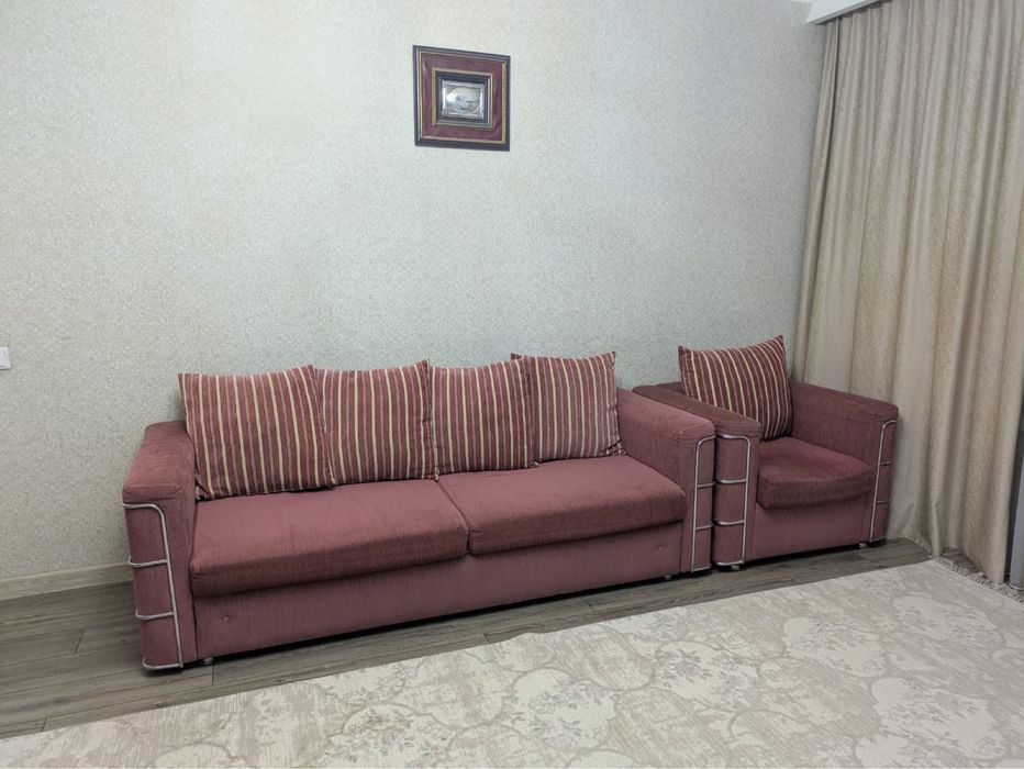 Продам диван с креслом