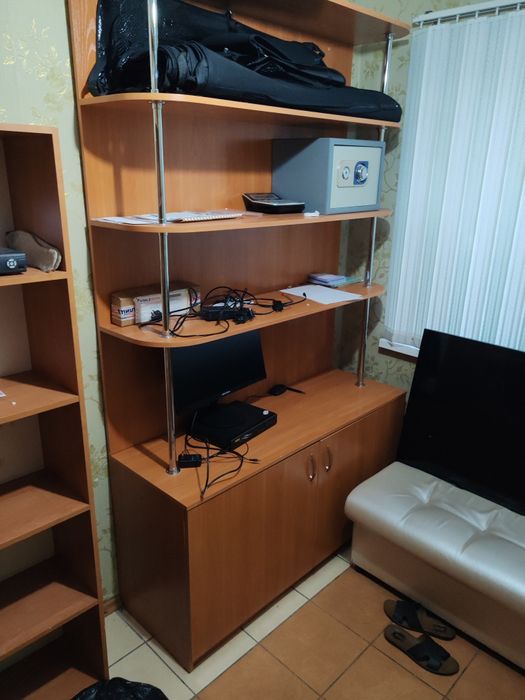 Стеллажи полки высокие