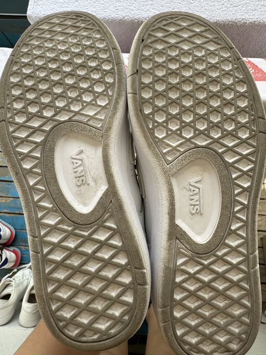 Продам новые кеды Vans