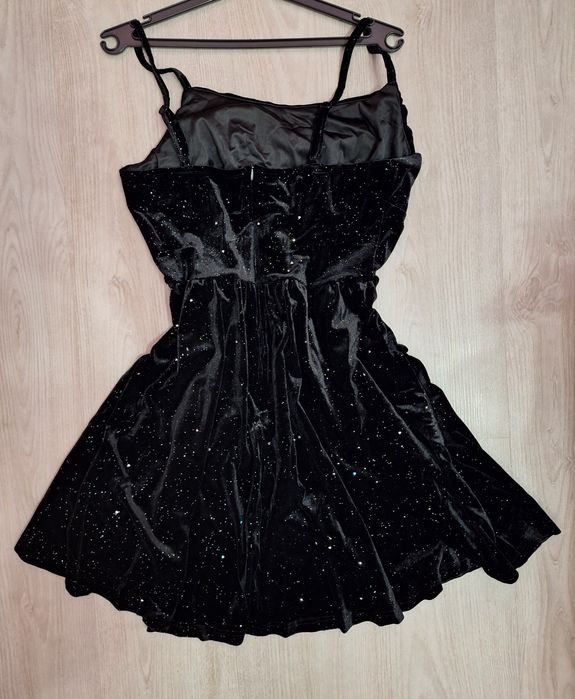 Дамска лъскава кадифена секси рокля