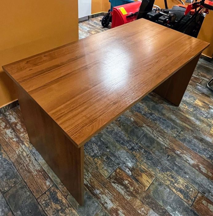 Комплект две офис бюра с два стола