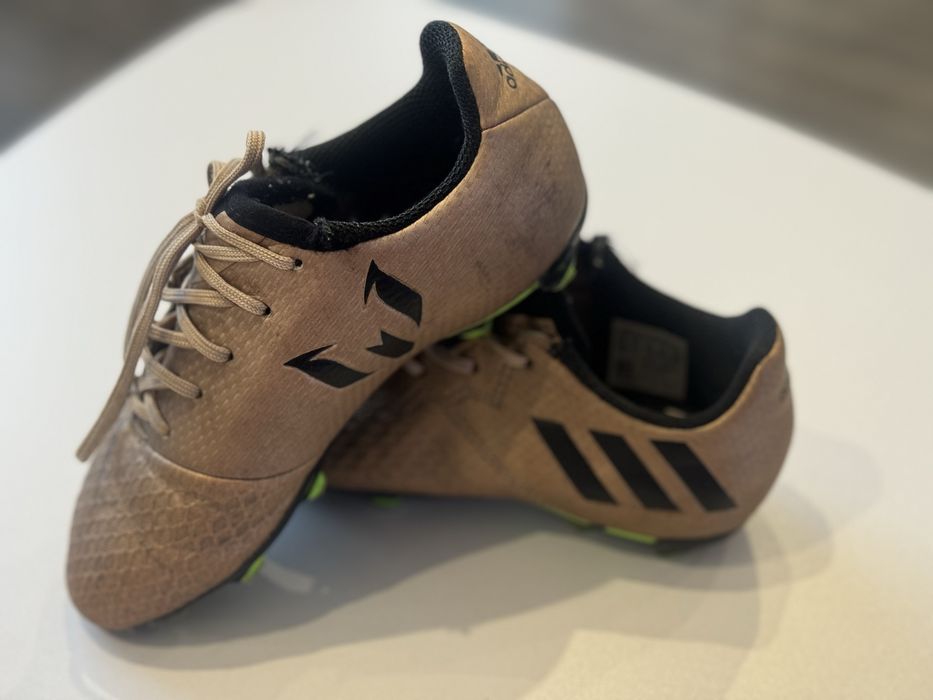 Децки бутонки Adidas Messi Gold
