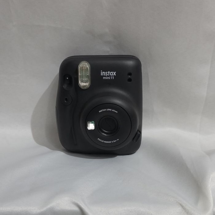 Срочно продам Instax mini 11