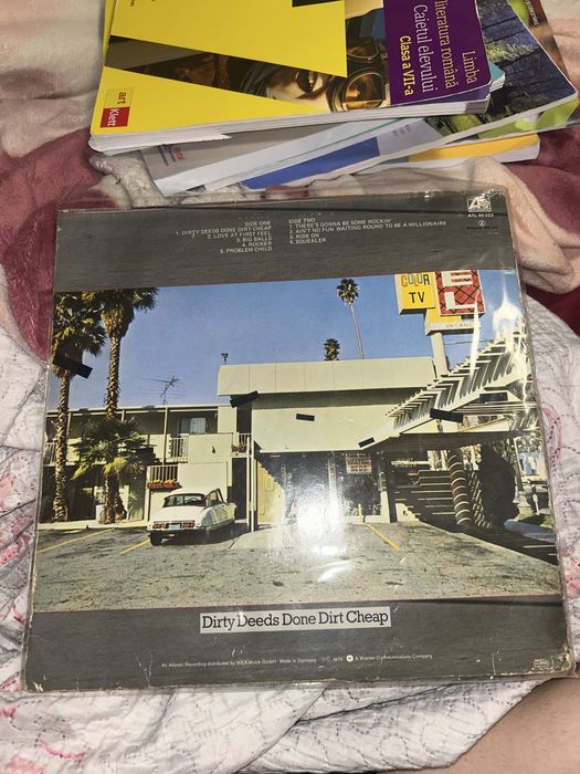 Vinyl AC/DC dirty deeds done dirt cheap