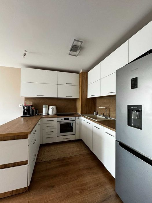 Продава се Тристаен апартамент в Русе, Център - 87 кв.м за 1764 €/кв.м - Снимка #4