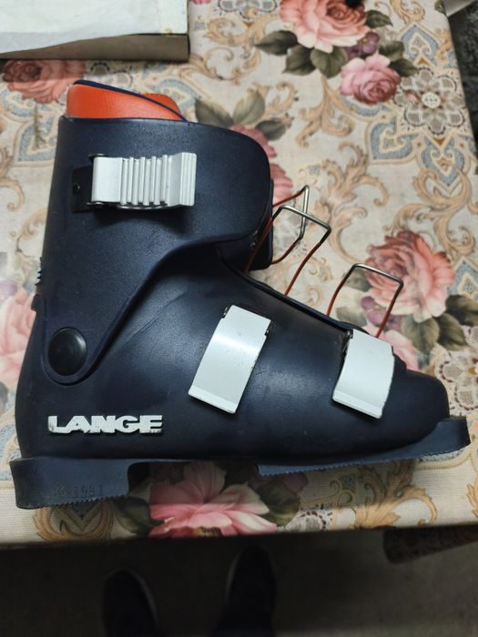 Vând clăpari  pt schiuri