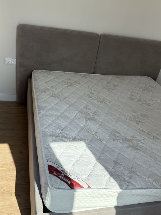 Продаем кровать двуспальная 200*180