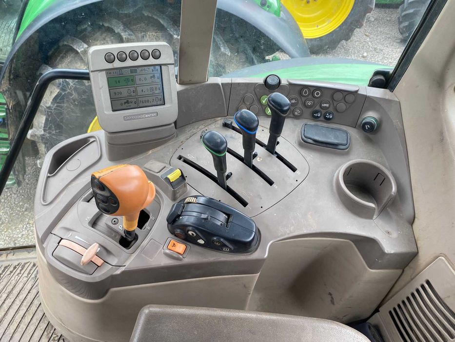 De vanzare tractor John Deere 6930 Premium