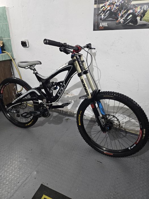 Downhill, колело за спускане GT Fury, fox,RockShox Boxxer