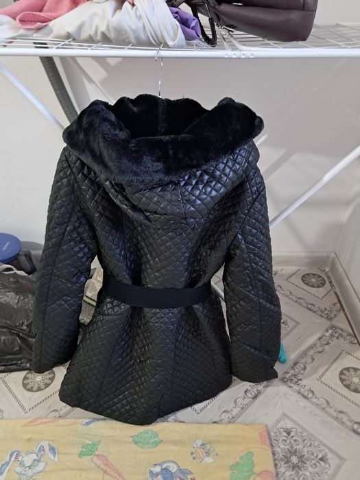 Продам зимный куртка новый