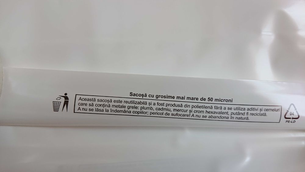 Pungi-sacose diverse marimi albe ionizate pentru serigrafie cu maner tip banana rezistente; productie plastic reciclabil-reutilizabil.