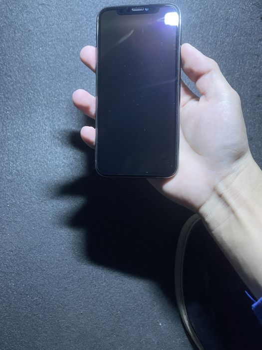 Iphone 11 pro sotiladi srochna