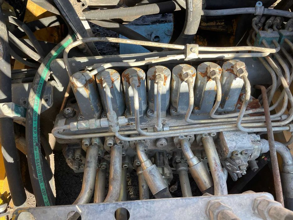 Distribuitor hidraulic de comenzi Liebherr 944 Litronic