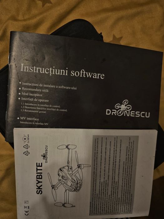 VAND Drona profesionala pentru incepatori sau avansati, Dronescu, Model SKYBITE, Tip QuadCopter, cu telecomanda reincarcabila si display integrat, GPS