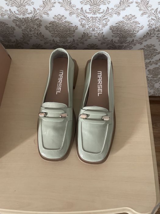 Продам женские туфли